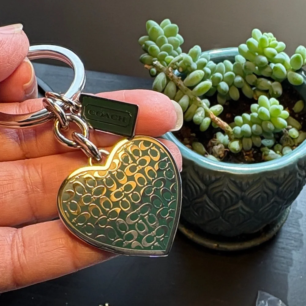 Coach Silver and Green enamel Heart Keychain - Picture 2 of 7